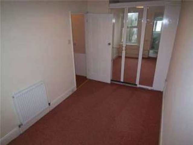  Image of 1 bedroom Flat to rent in Torquay Road Paignton TQ3 at Torquay Road Preston PAIGNTON, TQ3 2DZ