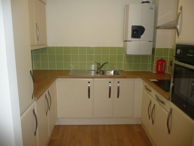  Image of 1 bedroom Flat to rent in Torun Way Swindon SN25 at Torun way Haydon End Swindon, SN25 1TA