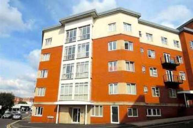  Image of 3 bedroom Flat to rent in Townsend Way Birmingham B1 at Townsend Way City Centre Birmingham, B1 2RT