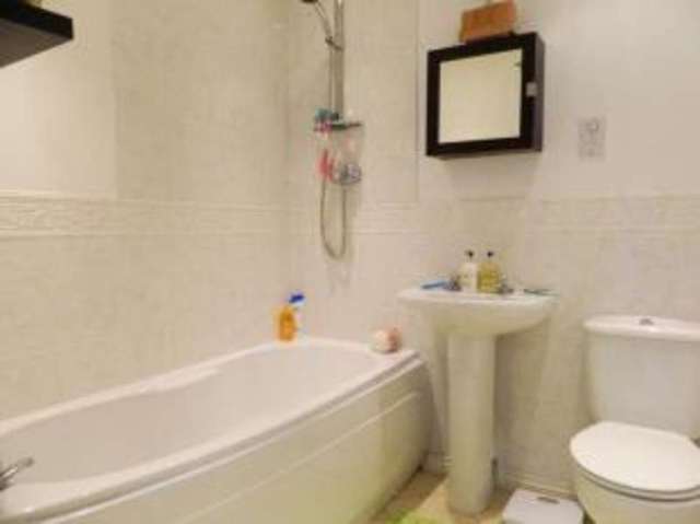  Image of 1 bedroom Flat for sale in Turberville Place Warwick CV34 at Warwick Warwickshire Warwick, CV34 4JZ