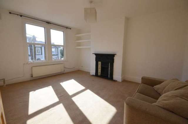  Image of 4 bedroom Flat to rent in Tyrwhitt Road London SE4 at Tyrwhitt Road  Brockley, SE4 1QG