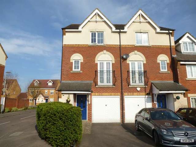  Image of 3 bedroom Town House for sale in Union Street Dunstable LU6 at Dunstable, LU6 1HB