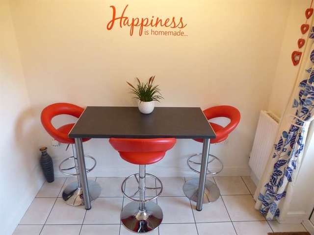  Image of 3 bedroom Town House for sale in Union Street Dunstable LU6 at Dunstable, LU6 1HB