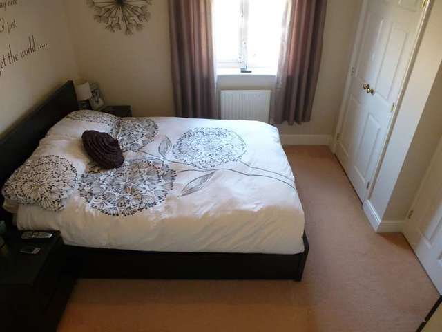  Image of 3 bedroom Town House for sale in Union Street Dunstable LU6 at Dunstable, LU6 1HB