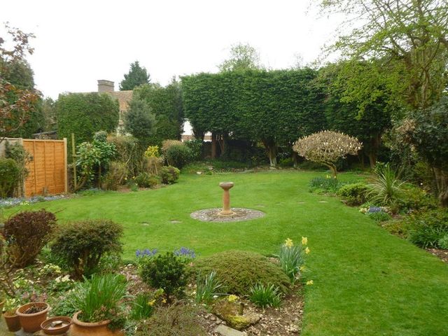  Image of 3 bedroom Detached house for sale in Vicarage Road Wigginton Tring HP23 at Vicarage Road  Wigginton, HP23 6DZ