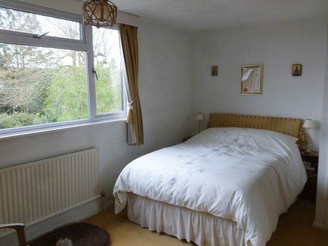  Image of 3 bedroom Detached house for sale in Vicarage Road Wigginton Tring HP23 at Vicarage Road  Wigginton, HP23 6DZ
