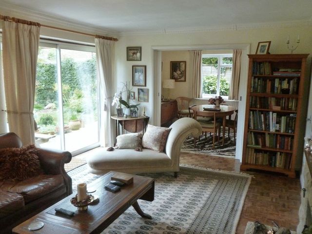  Image of 3 bedroom Detached house for sale in Vicarage Road Wigginton Tring HP23 at Vicarage Road  Wigginton, HP23 6DZ