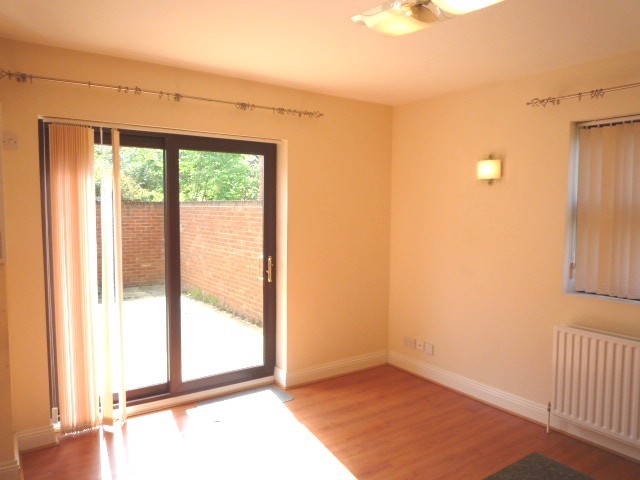  Image of 1 bedroom Apartment to rent in High Street Little Sandhurst Sandhurst GU47 at High Street Little Sandhurst Sandhurst, GU47 8NS