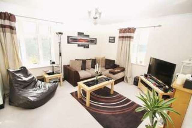  Image of 2 bedroom Flat for sale in Walter Bigg Way Wallingford OX10 at Walter Bigg Way  Wallingford, OX10 8FA