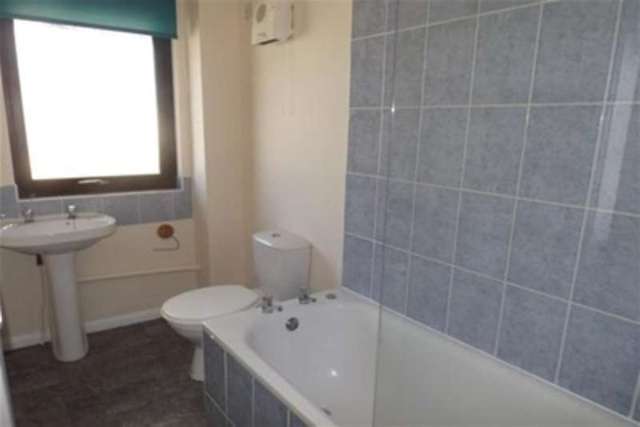  Image of 2 bedroom Detached house to rent in Kelso Court Peterborough PE4 at Peterborough, PE4 6AU