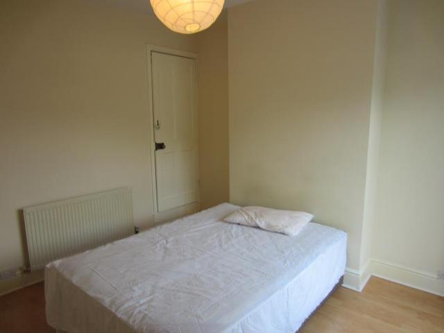  Image of 3 bedroom Terraced house to rent in War Lane Harborne Birmingham B17 at Birmingham, B17 9RR