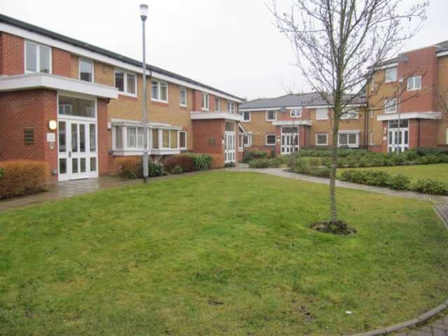  Image of 2 bedroom Flat to rent in Warwick Close Hornchurch RM11 at Warick Close  Hornchurch, RM11 3DQ