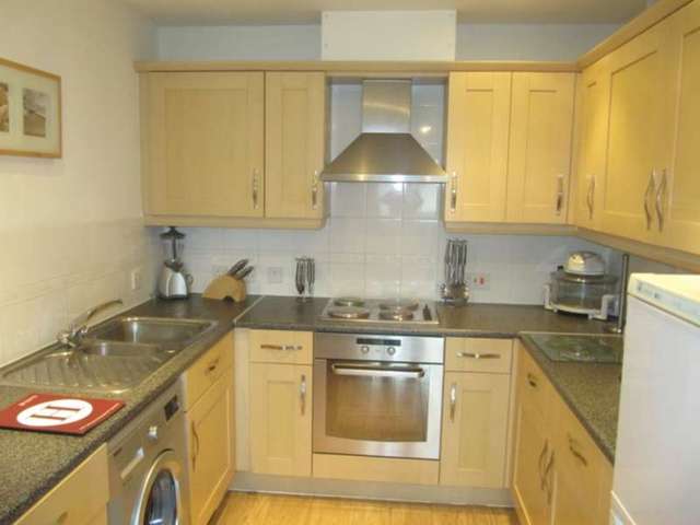  Image of 2 bedroom Flat to rent in Warwick Close Hornchurch RM11 at Warick Close  Hornchurch, RM11 3DQ
