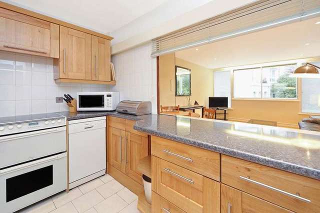  Image of 2 bedroom Property to rent in Kensington Park Road London W11 at Waterford House  Kensington Park Road, W11 2PJ