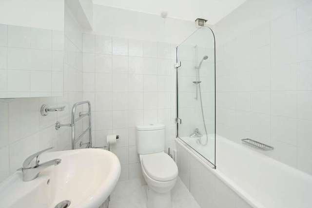  Image of 2 bedroom Property to rent in Kensington Park Road London W11 at Waterford House  Kensington Park Road, W11 2PJ