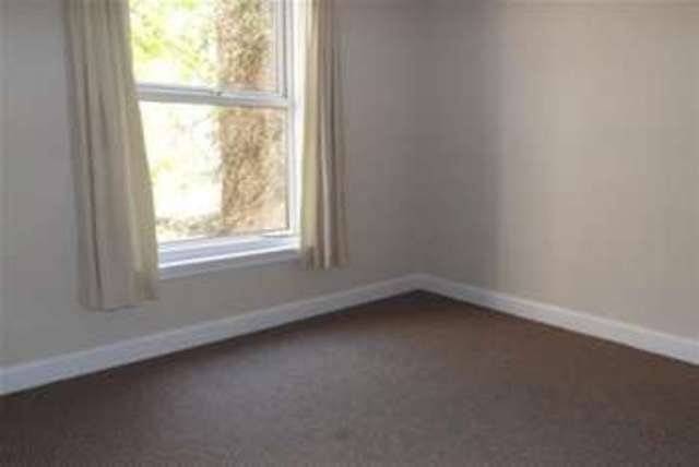  Image of 2 bedroom Flat to rent in Waverley Road Southsea PO5 at Southsea, PO5 2PW