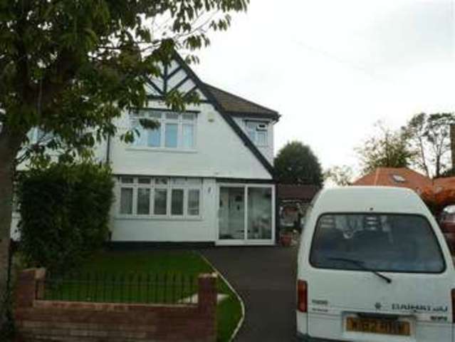  Image of 3 bedroom Property to rent in Wellington Walk Westbury-on-Trym Bristol BS10 at Wellington Walk Westbury on Trym Bristol, BS10 5EU