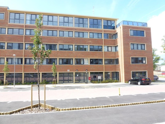  Image of 2 bedroom Apartment to rent in Farnborough Road Farnborough GU14 at Kestrel Road  Farnborough, GU14 6TL