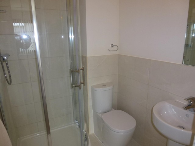  Image of 2 bedroom Apartment to rent in Farnborough Road Farnborough GU14 at Kestrel Road  Farnborough, GU14 6TL