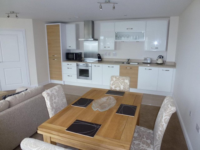  Image of 2 bedroom Apartment to rent in Farnborough Road Farnborough GU14 at Kestrel Road  Farnborough, GU14 6TL
