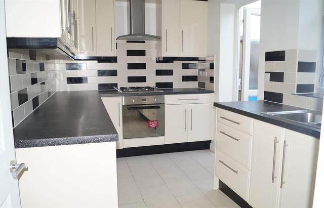  Image of 3 bedroom End of Terrace for sale in West Avenue Hayes UB3 at Hayes Middlesex Hayes, UB3 2EY