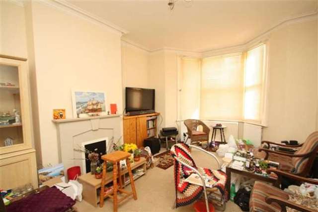  Image of 1 bedroom Flat for sale in Western Place Worthing BN11 at Worthing, BN11 3LU