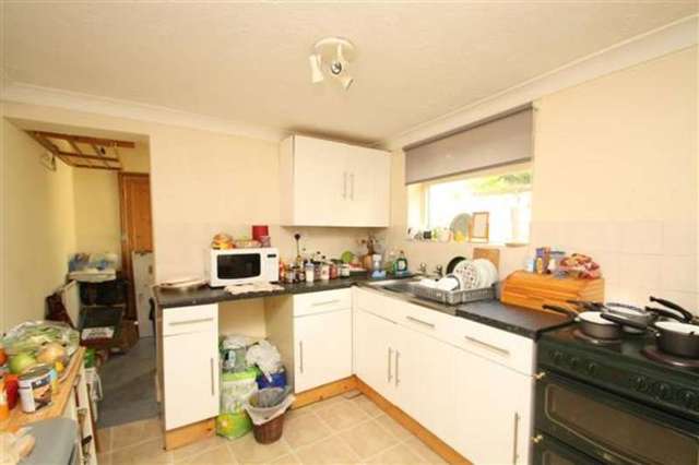  Image of 1 bedroom Flat for sale in Western Place Worthing BN11 at Worthing, BN11 3LU