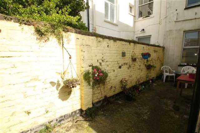  Image of 1 bedroom Flat for sale in Western Place Worthing BN11 at Worthing, BN11 3LU
