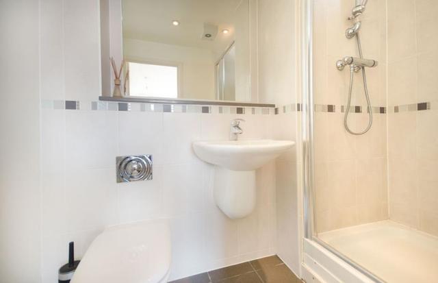  Image of 3 bedroom Apartment to rent in Wheler Street London E1 at London, E1 6ND