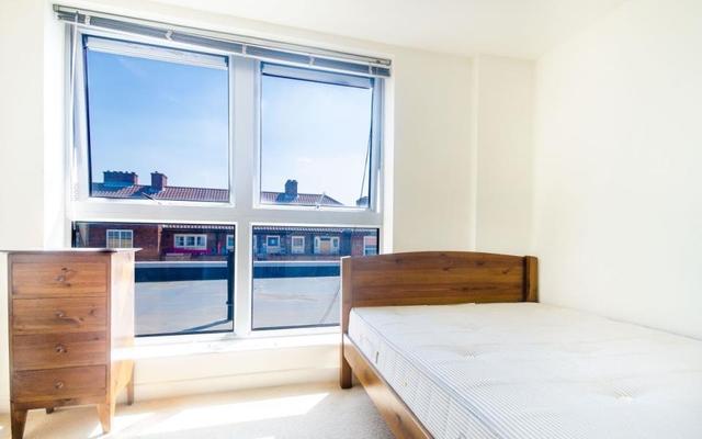  Image of 3 bedroom Apartment to rent in Wheler Street London E1 at London, E1 6ND