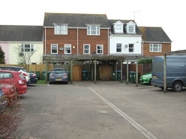  Image of 2 bedroom Detached house for sale in Whinchat Aylesbury HP19 at Whinchat  Aylesbury, HP19 0WA