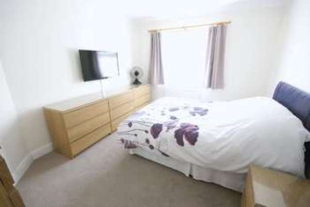  Image of 4 bedroom Detached house for sale in White Hart Lane Portchester Fareham PO16 at White Hart Lane Portchester Fareham, PO16 9BH