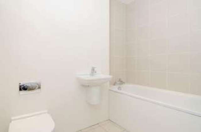 Image of 2 bedroom Property to rent in White Horse Road London E1 at White Horse Road  London, E1 0NL