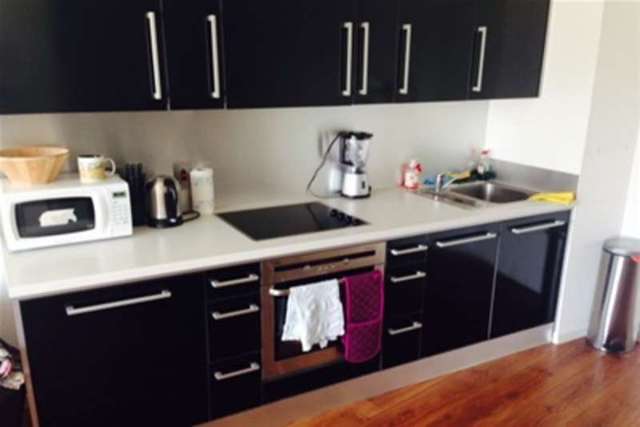  Image of 2 bedroom Flat to rent in Riverside Way Leeds LS1 at Leeds, LS1 4EF