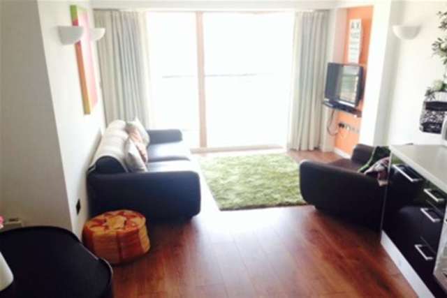  Image of 2 bedroom Flat to rent in Riverside Way Leeds LS1 at Leeds, LS1 4EF