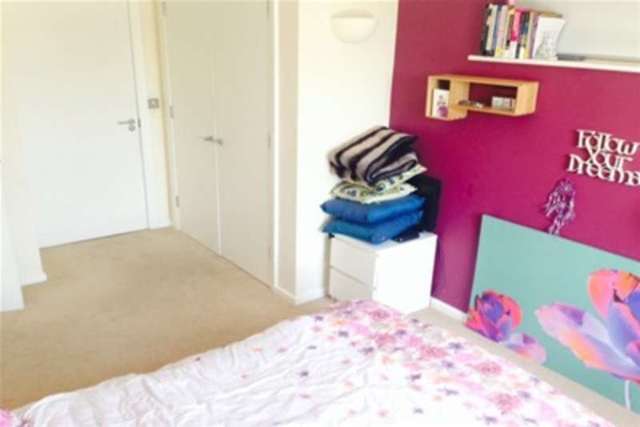  Image of 2 bedroom Flat to rent in Riverside Way Leeds LS1 at Leeds, LS1 4EF