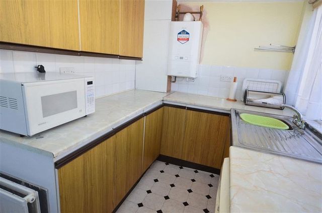  Image of 2 bedroom Bungalow for sale in Windmill Road Brixham TQ5 at Windmill Road  Brixham, TQ5 9SJ