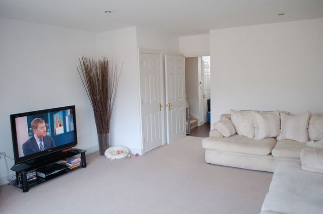  Image of 4 bedroom Terraced house for sale in Wingfield Drive Orsett Grays RM16 at Wingfield Drive  Orsett, RM16 3HE