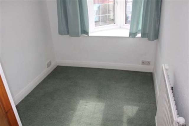  Image of 3 bedroom Terraced house to rent in Wolsey Drive Kingston upon Thames KT2 at Kingston upon Thames, KT2 5DW