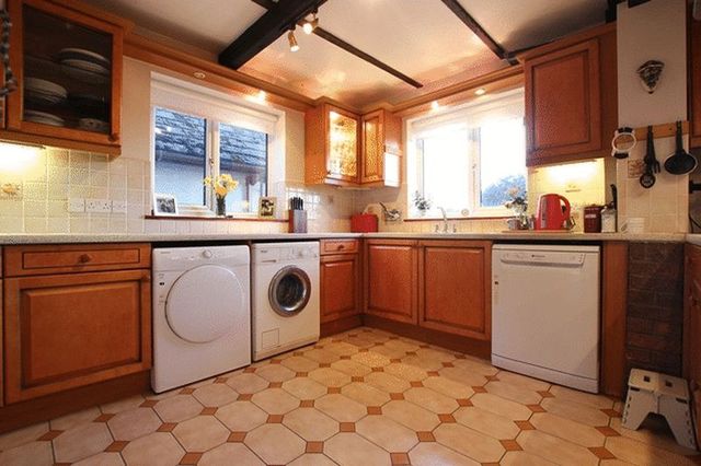  Image of 4 bedroom Detached house for sale in Neston Road Burton Neston CH64 at Neston Road Burton Neston, CH64 5TA