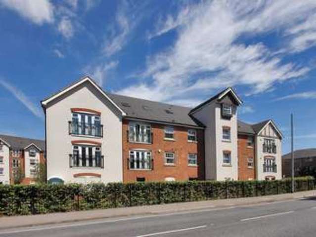  Image of 2 bedroom Flat for sale in Woodfield Road Crawley RH10 at Woodfield Road Northgate Crawley, RH10 8AH