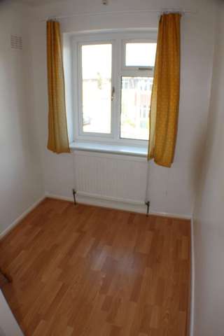  Image of 5 bedroom Detached house to rent in Woodnewton Drive Leicester LE5 at Woodnewton Drive  Leicester, LE5 6NL