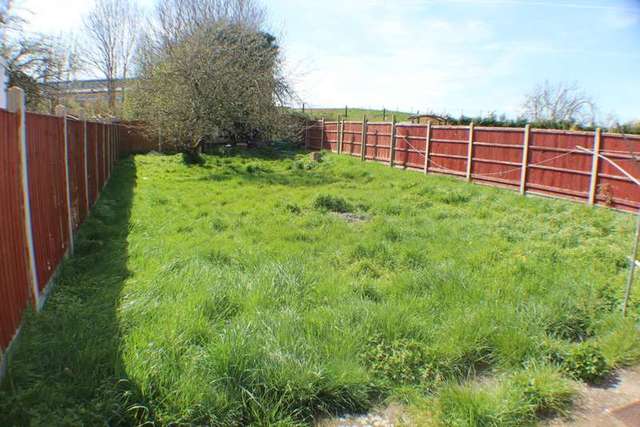  Image of 5 bedroom Detached house to rent in Woodnewton Drive Leicester LE5 at Woodnewton Drive  Leicester, LE5 6NL