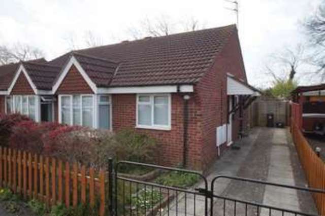  Image of 2 bedroom Detached house to rent in Yeo Close Weston-super-Mare BS23 at Yeo Close  Weston-Super-Mare, BS23 3XZ