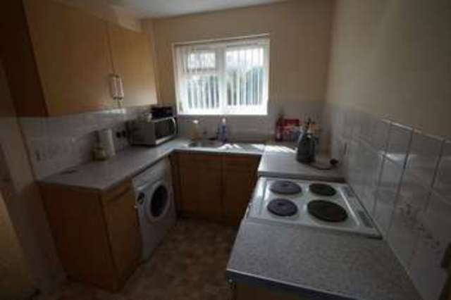  Image of 2 bedroom Detached house to rent in Yeo Close Weston-super-Mare BS23 at Yeo Close  Weston-Super-Mare, BS23 3XZ