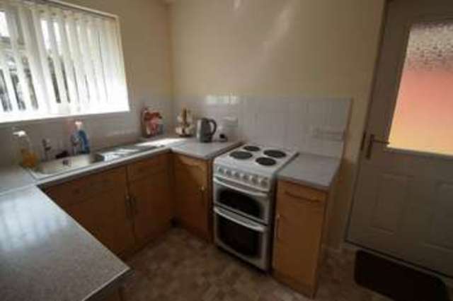  Image of 2 bedroom Detached house to rent in Yeo Close Weston-super-Mare BS23 at Yeo Close  Weston-Super-Mare, BS23 3XZ