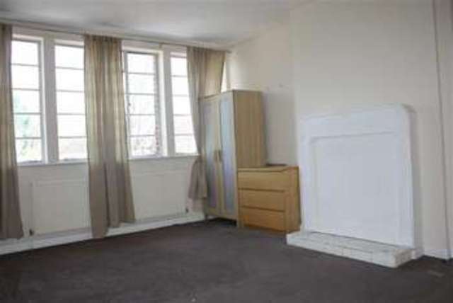  Image of 1 bedroom Property to rent in Mottingham Road London SE9 at Mottingham Road Mottingham Mottingham, SE9 4QZ