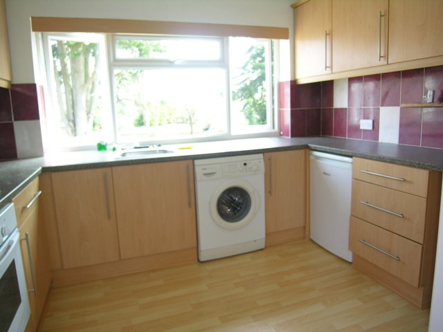  Image of 1 bedroom Flat to rent in Watkin Road Pokesdown Bournemouth BH5 at 2 Watkin Road  Bournemouth, BH5 1HP
