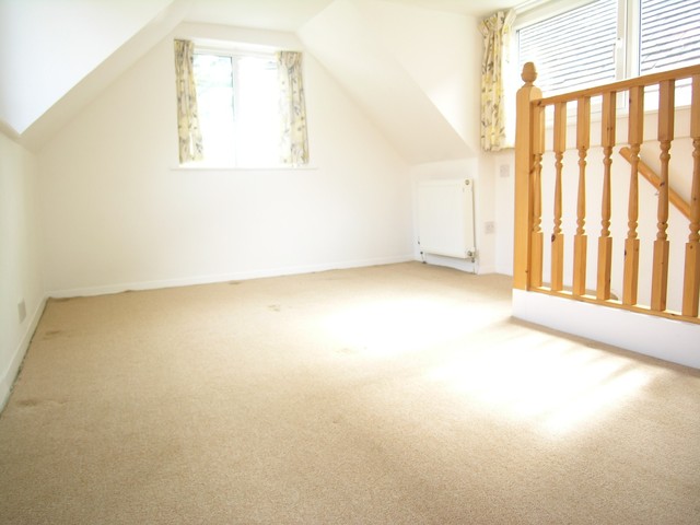  Image of 1 bedroom Flat to rent in Watkin Road Pokesdown Bournemouth BH5 at 2 Watkin Road  Bournemouth, BH5 1HP