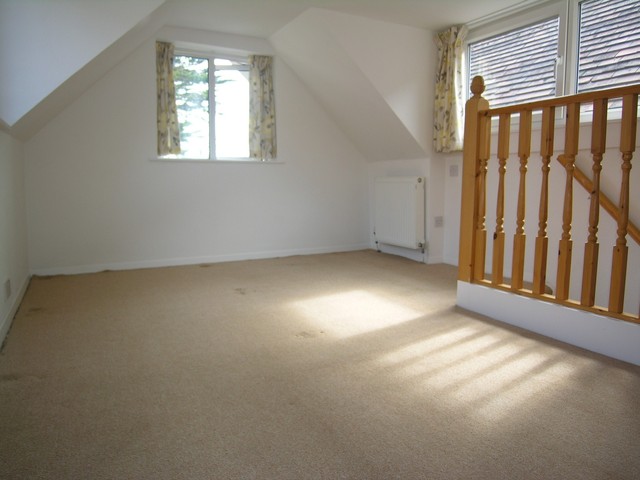  Image of 1 bedroom Flat to rent in Watkin Road Pokesdown Bournemouth BH5 at 2 Watkin Road  Bournemouth, BH5 1HP